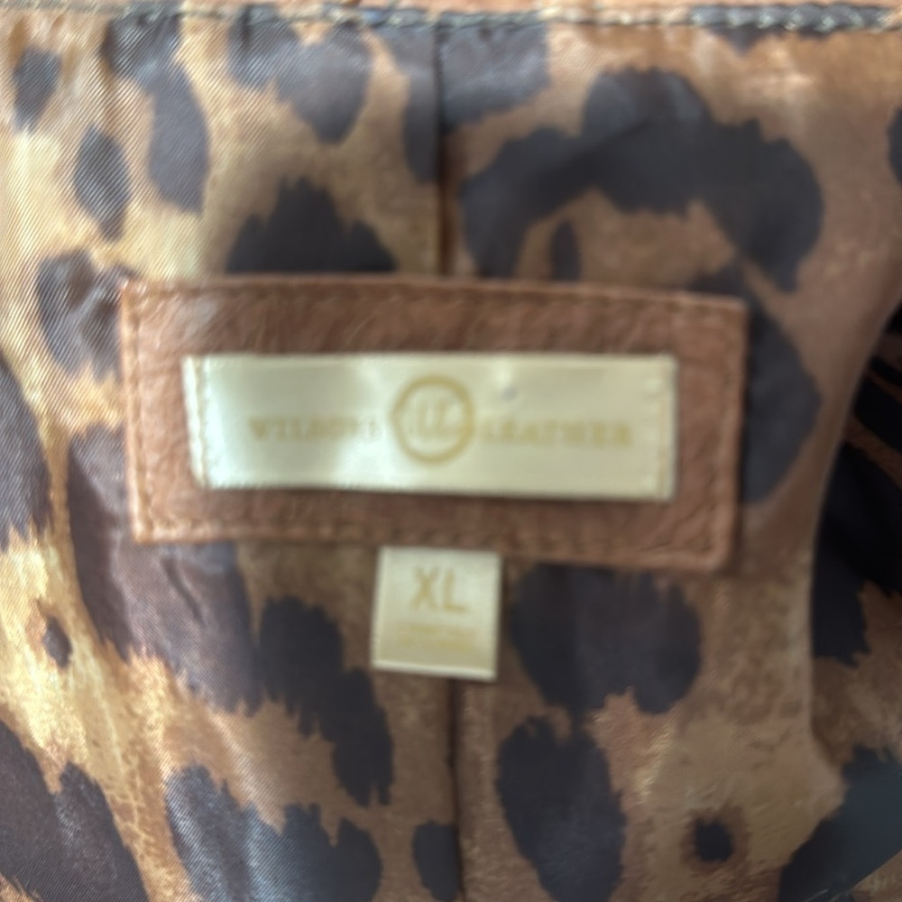 Leather jacket - Picture 7 of 8